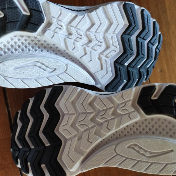 Saucony Zealot 2 Running Shoe (Little Kid) Black - Picture 7 of 10